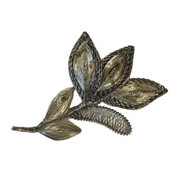 Vintage Spun Silver wire wrapped leaf brooch - Picture 2 of 7